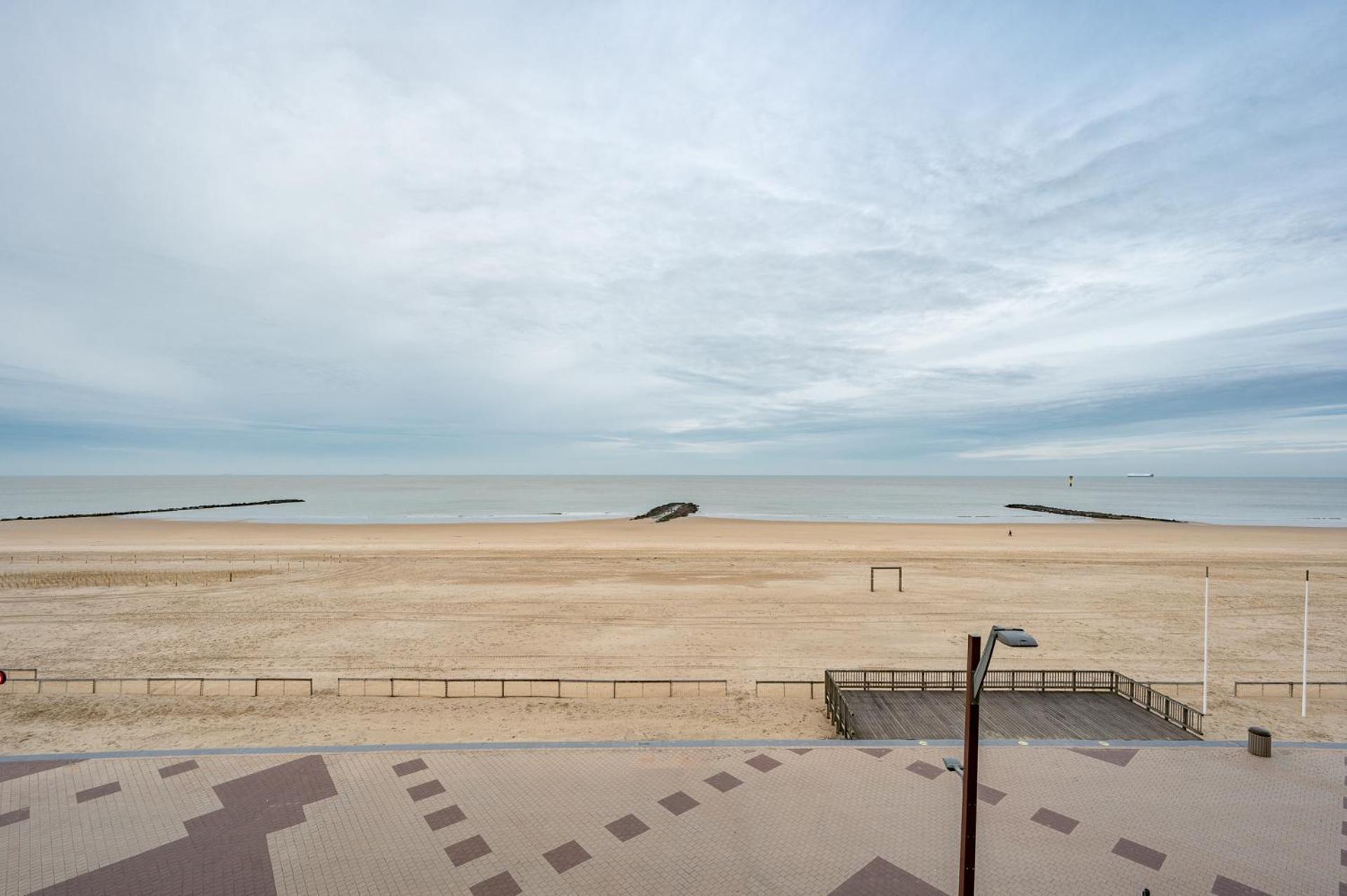 Appartementen Op De Zeedijk In Knokke Op De 3E En 4E Verdieping Van Logie Marie Exterior photo